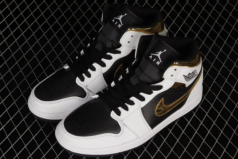 All categories Air Jordan Jordan series basketball shoes Air Jordan 1 Mid Air Jordan 1 Mid AJ1 Joe 1 Platinum Panda mid-top basketball shoes 554724-190